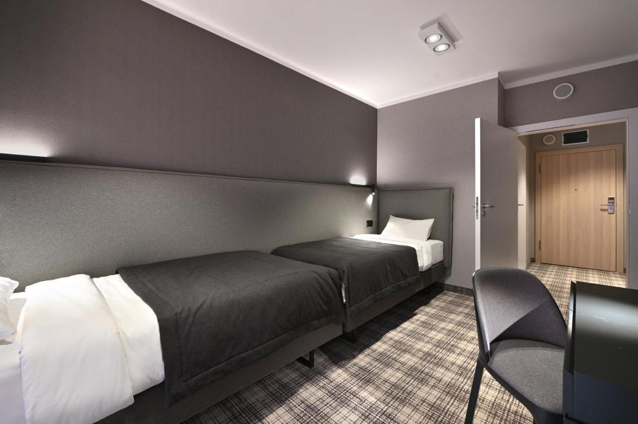 Hotel Zagron Щирк Экстерьер фото