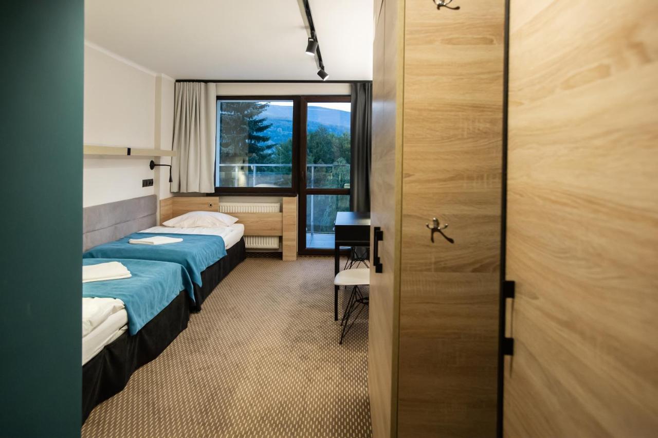 Hotel Zagron Щирк Экстерьер фото