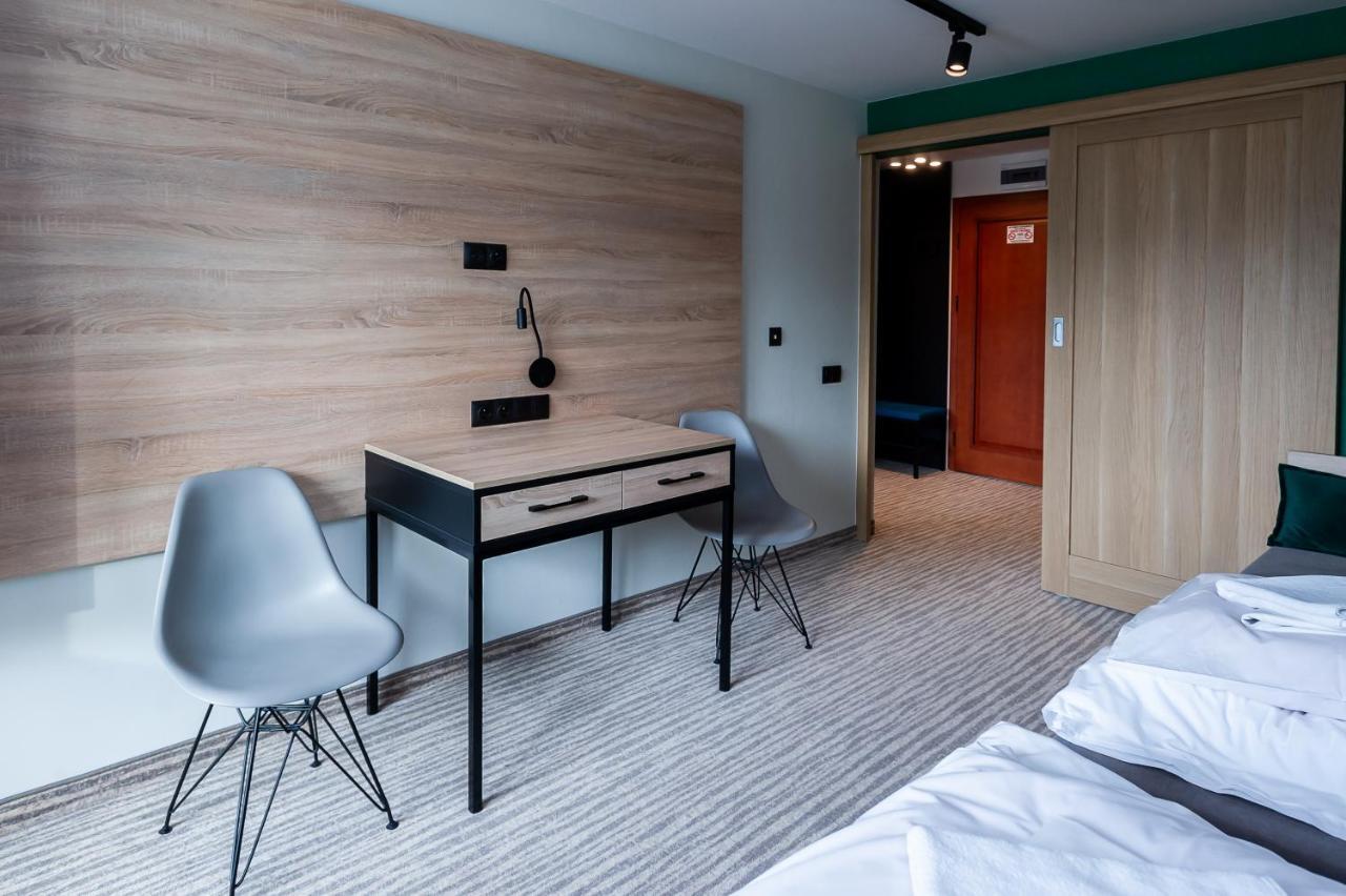 Hotel Zagron Щирк Экстерьер фото